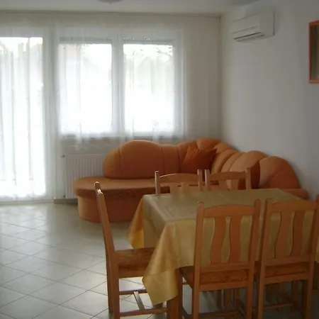 Διαμέρισμα Pamela Apartman *